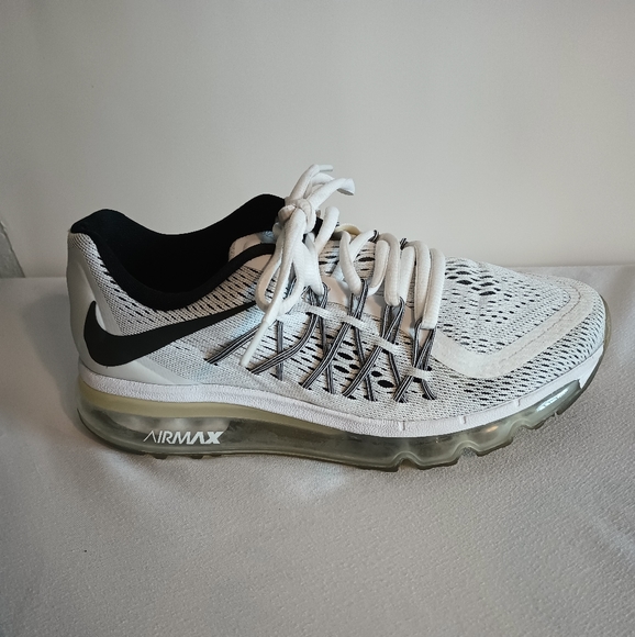 Sneakers - Picture 8 of 9